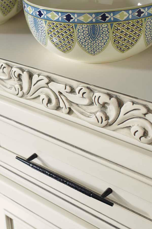 /-/media/schrock/products/mouldings_accents/3acanthusinsertmcocgsm.jpg